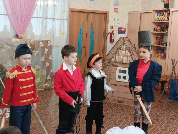 Районный смотр театральных постановок, посвященный Году защитника Отечества. Районный смотр театральных постановок, посвященный Году защитника Отечества.